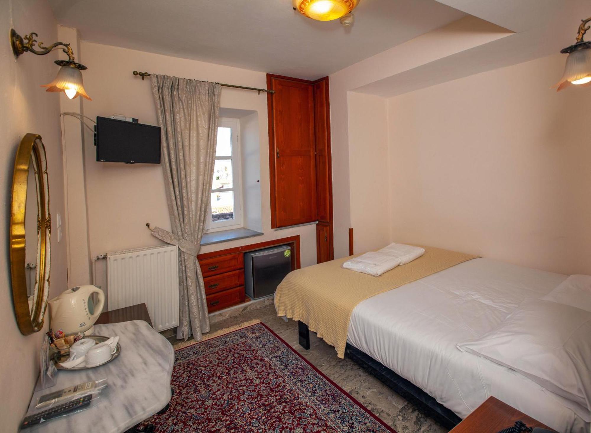 Byron Traditional Hotel Návplio Szoba fotó