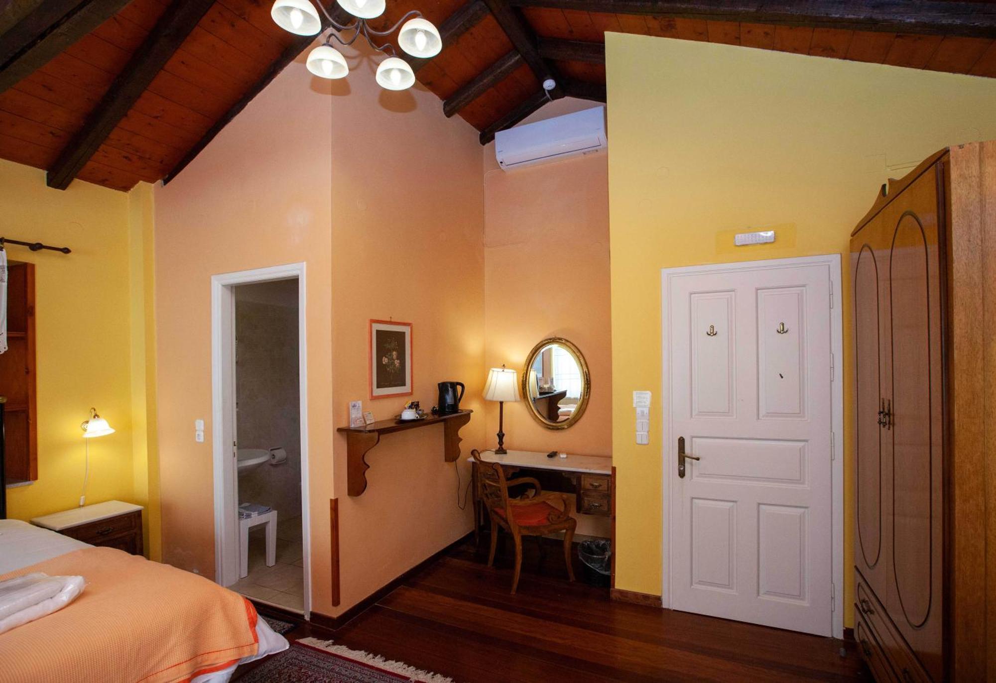 Byron Traditional Hotel Návplio Szoba fotó